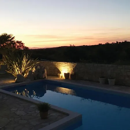 Holiday home Lovely In With Wifi