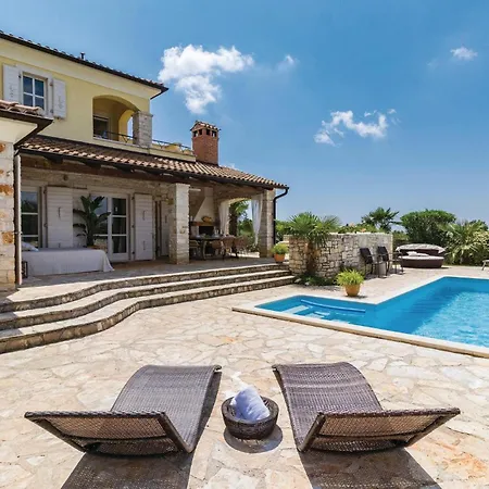 Lovely In With Wifi Holiday home *