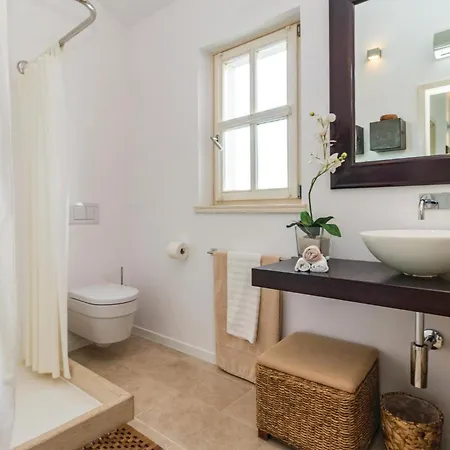 Lovely In With Wifi Holiday home *