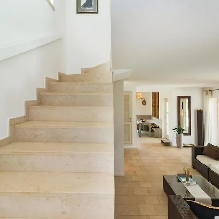 Lovely In With Wifi Holiday home