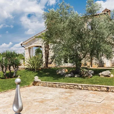 Lovely In With Wifi Holiday home